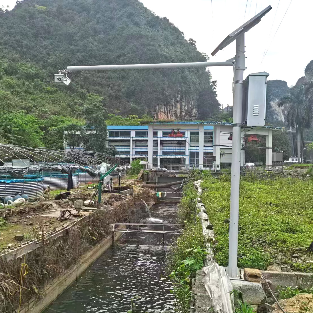 阜陽界首靳寨鄉(xiāng)雷達(dá)流速流量?jī)x工程